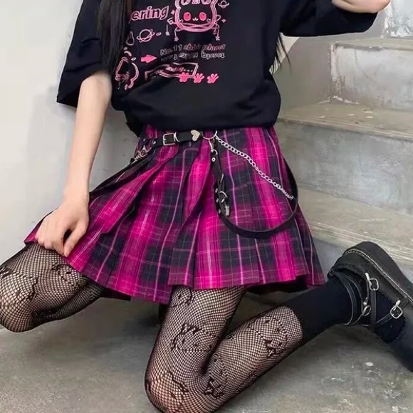 Hello Kitty Fishnet Stockings - Picture 14 of 16